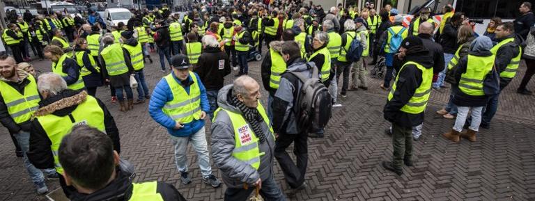 Belgique Allemagne Serbie Les Gilets Jaunes Français