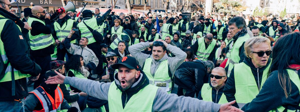 Legypte Restreint Les Ventes Des Gilets Jaunes Par Peur D