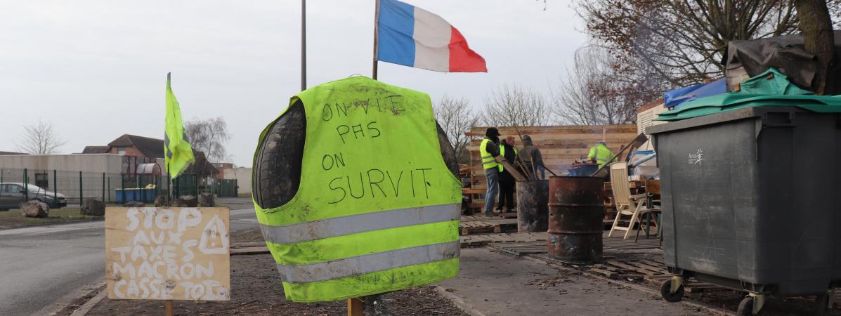 Charente Trois Gilets Jaunes Placés Sous Contrôle