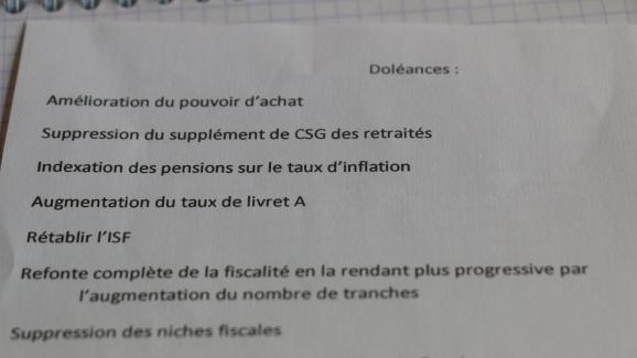 Un message collé dans le cahier de doléances de la mairie de Souillac (Lot), le 16&nbsp;janvier&nbsp;2019.&nbsp;