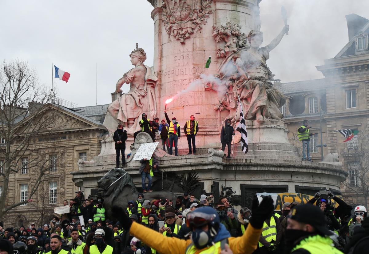 EN IMAGES. Les "gilets Jaunes" Manifestent Contre Les Violences Policières