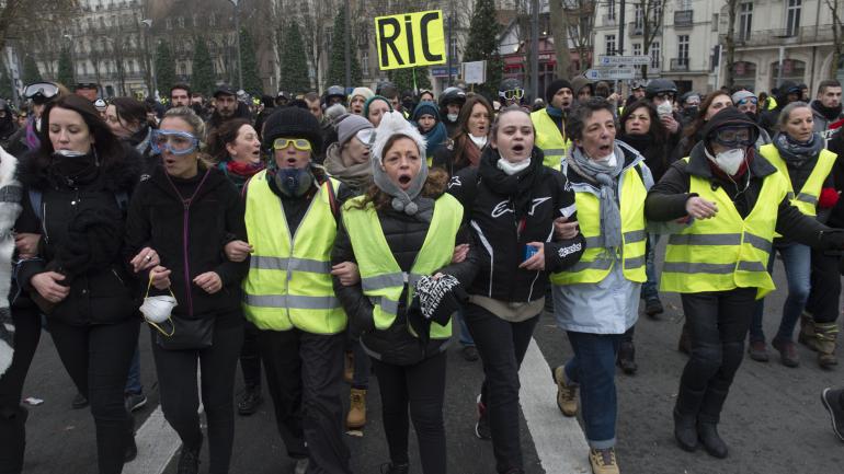 Gilets Jaunes 52 Des Français Pensent Que Le Mouvement