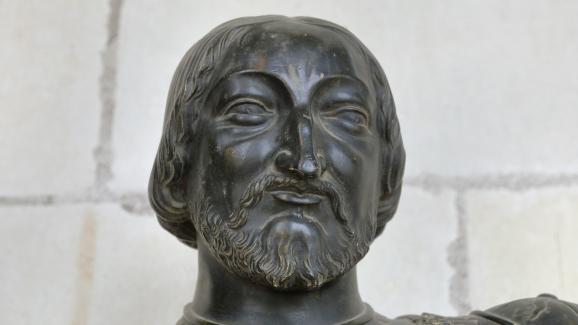 Statue du roi François Ier, par un sculpteur inconnu du XIXe siècle, exposée au château de Chambord (Loir-et-Cher).