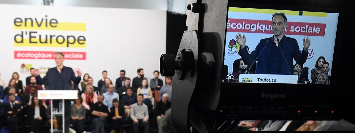 RaphaÃ«l Glucksmann, tÃªte de liste aux europÃ©ennes du PS et de Place publique, en meeting Ã  Toulouse (Haute-Garonne), le 6 avril 2019.