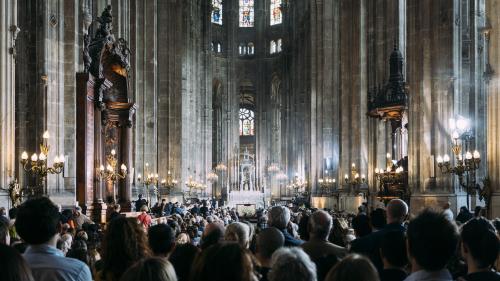 Confinement : les catholiques demandent le retour de la messe