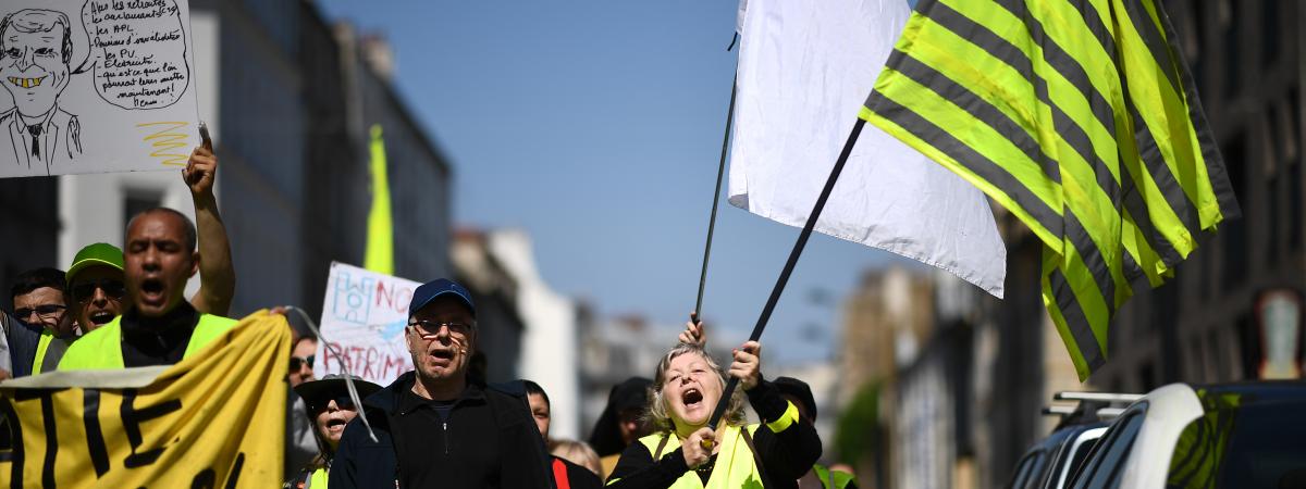 Gilets Jaunes Après Les Annonces Demmanuel Macron à