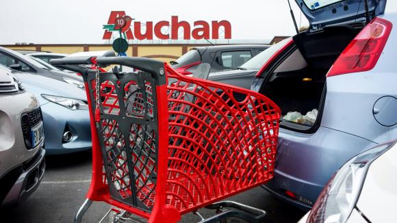 Presque 800 emplois sont sur la sellette chez le distributeur Auchan.