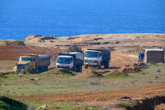 Les Plages Du Maroc Vont Elles Survivre Aux Mafias Du Sable