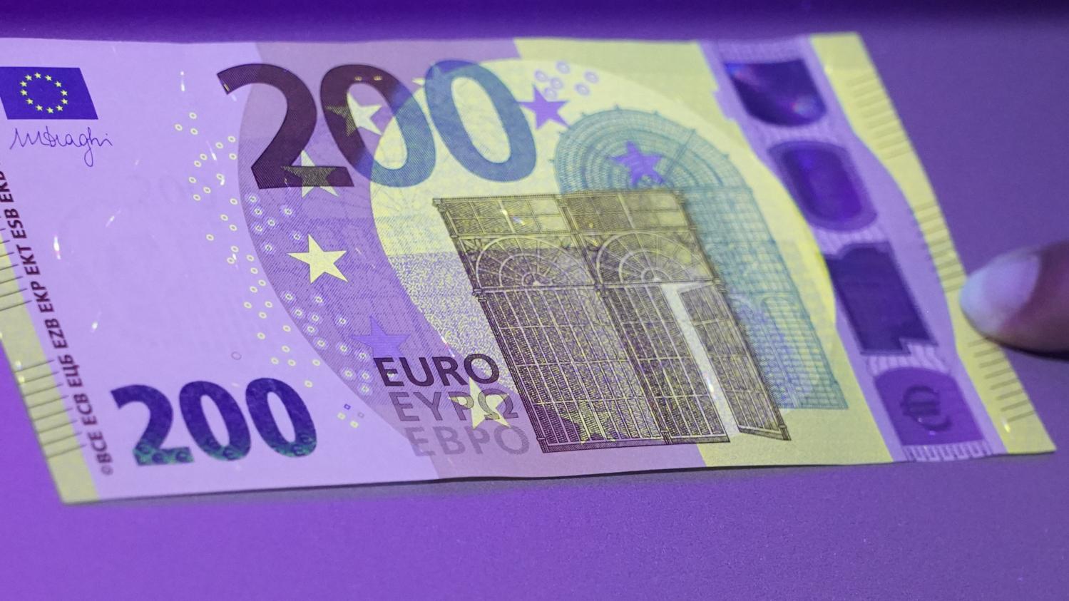 Nouveaux billets de 100 et 200 euros "Nous avons rajouté une petite