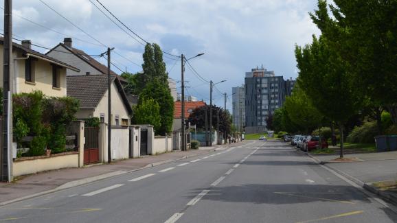 A Tremblay-en-France, la ville est divisée entre&nbsp;les&nbsp;zones pavillonnaires et les quartiers composés d\'immeubles.