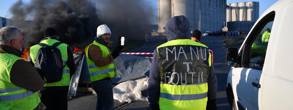 La Rochelle Une Soixantaine De Gilets Jaunes Ont