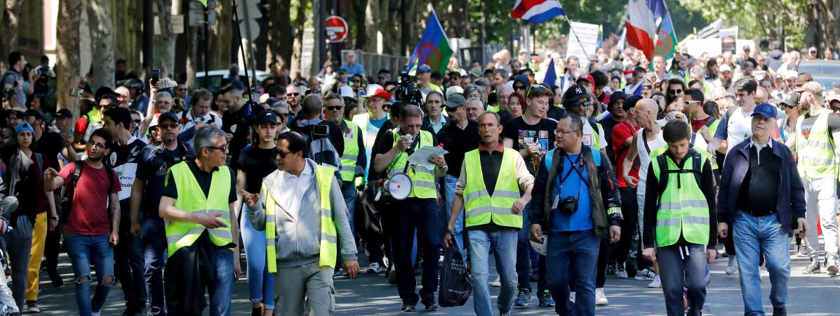 Des \"gilets jaunes\" dÃ©filent Ã  Paris, samedi 1er juin 2019.