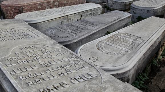 Cimetière juif de Tanger (nord du Maroc), où sont enterrés les nombreux juifs expulsés d\'Espagne et du Portugal entre les XVe et XVIe siècles.