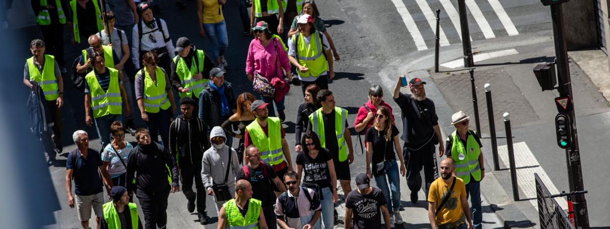 Des \"gilets jaunes\" manifestent à Paris pour le 31e samedi de mobilisation du mouvement, le 15 juin 2019.&nbsp;