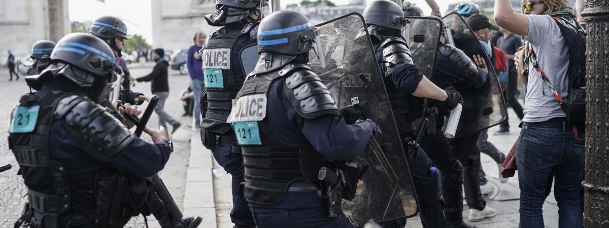 Les Arrestations Des Gilets Jaunes Lors Du Défilé Du 14