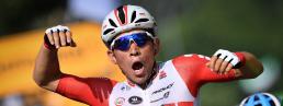 VIDEO. Tour de France 2019 : l'Australien Caleb Ewan s'impose au sprint sur les Champs-Élysées