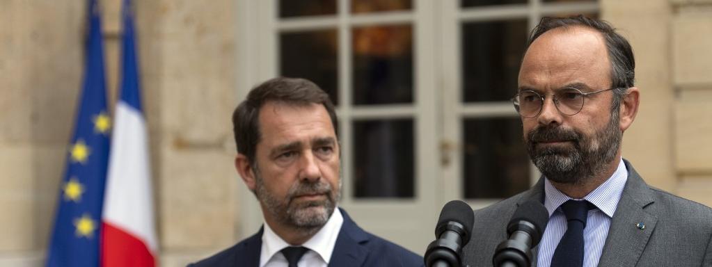 Le Premier ministre Edouard Philippe et le ministe de l\'IntÃ©rieur, Christophe Castaner, prÃ©sentent les conclusions du rapport Ã  Matignon, Ã  Paris, le 30 juillet 2019