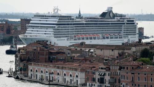 VIDEO. A Venise, le retour polémique des paquebots de croisière