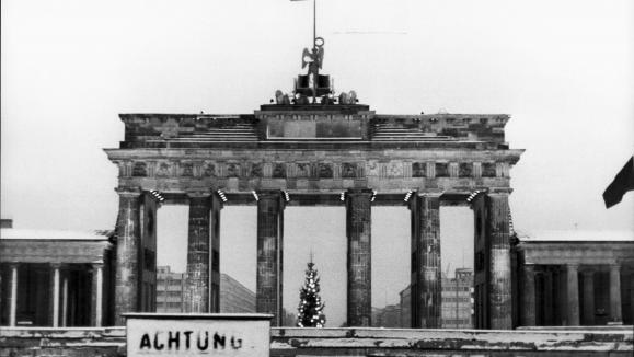 En Allemagne Retour Vers Le Futur à Berlin Est - 