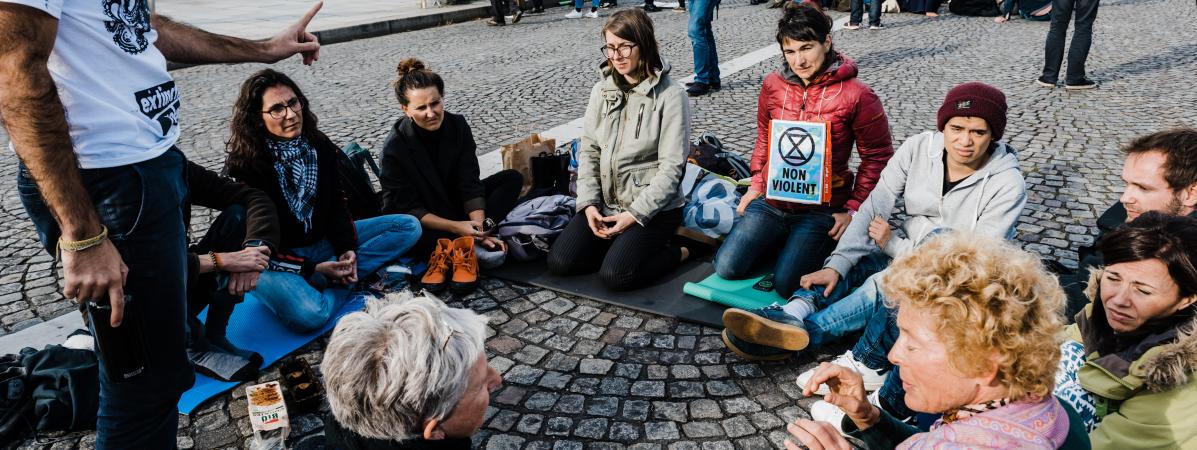 Climat : Extinction Rebellion lève "la majorité" de son ...