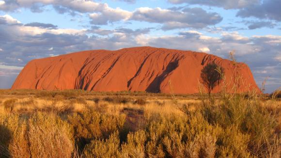 En Australie Le Celebre Rocher D Uluru Est Desormais Preserve