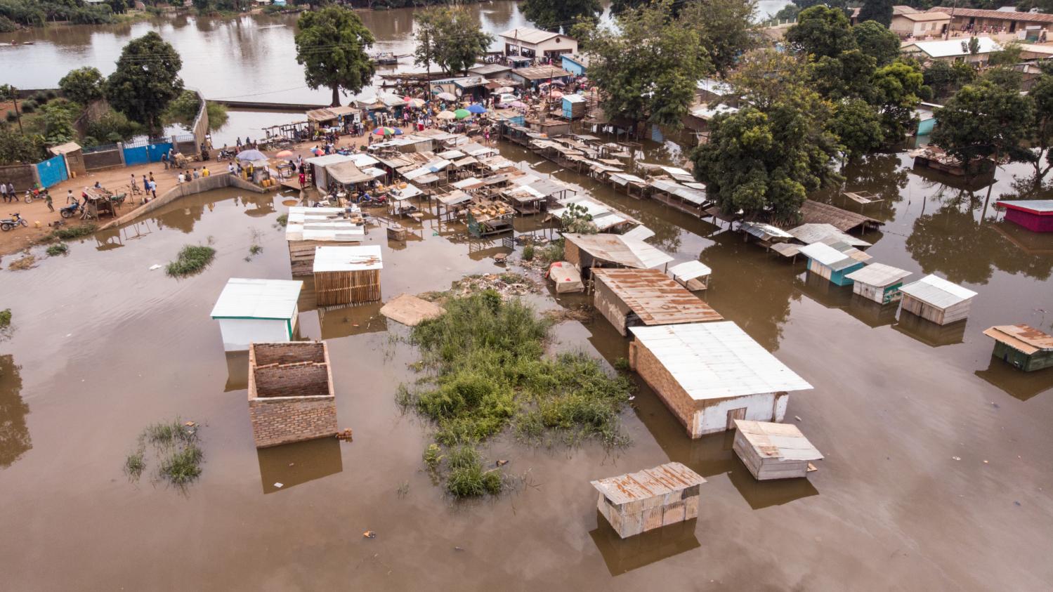 A Bangui, Les Inondations Détruisent Des Centaines De Maisons Et Font ...