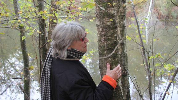 Fabienne Boulin Burgeat&nbsp;près de l\'étang Rompu, le 28 octobre 2019, lors d\'une reconstitution.