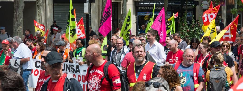 Une manifestation des syndicats&nbsp;CCN, CFDT, CGT, CGT RATP, CGT Cheminots, place d\'Italie à Paris, le 6 avril 2019.