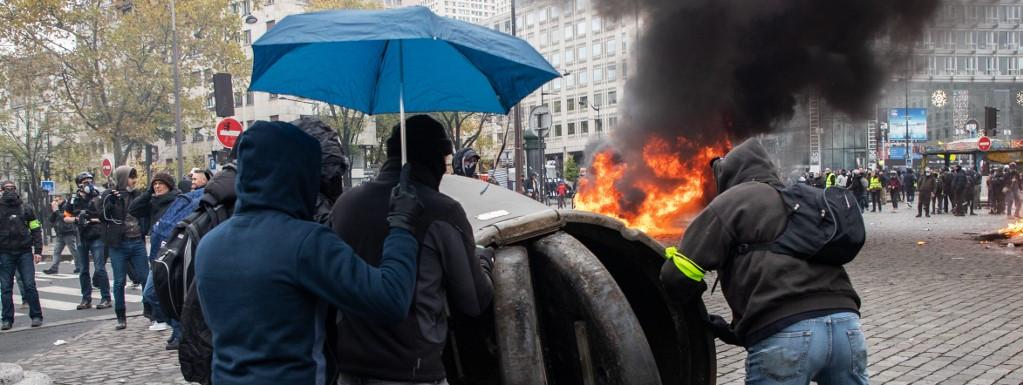 Gilets Jaunes Près De 300 Personnes Interpellées Lors Du