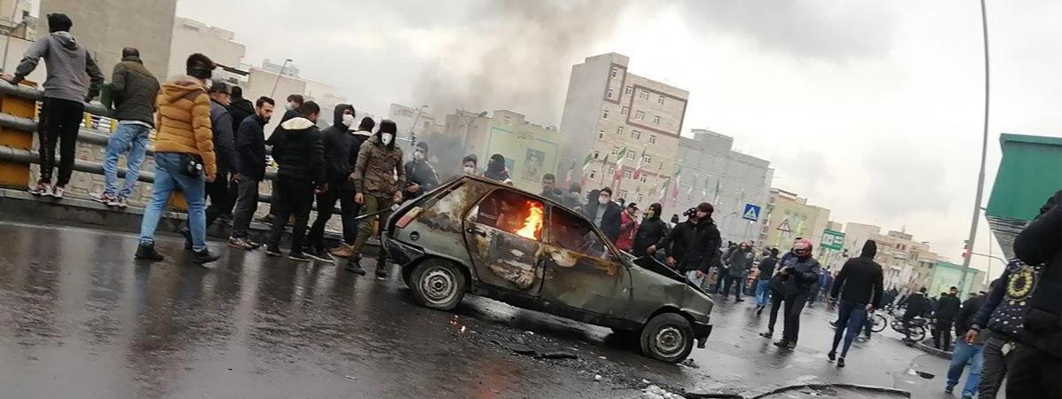 Des Iraniens manifestent contre la hausse du prix de l'essence,&nbsp;le 16 novembre 2019 Ã  TÃ©hÃ©ran (Iran).