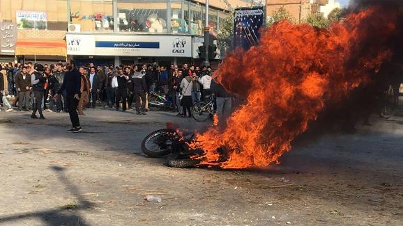 Emeute à Isfahan (Iran) à cause d\'une hausse du carburant, le 16 novembre 2019.