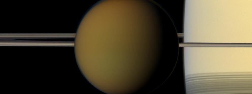 Titan, ses plaines, ses montagnes et ses lacs 20459063