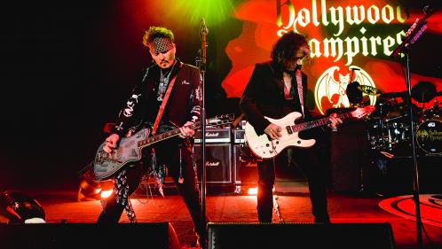 Johnny Depp, Joe Perry et Alice Cooper en concert à l'Olympia avec leur groupe Hollywood Vampires