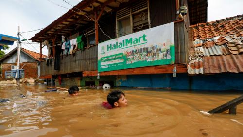 Indonésie : les inondations font 53 morts, des dizaines de milliers de personnes dans des abris