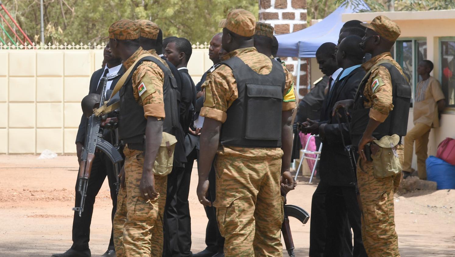 Attentat Au Burkina Faso: Le Pays Pleure Les Collégiens Tués Par L ...