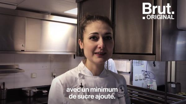 VIDEO. Jessica Préalpato réalise un dessert à base de poire et d'absinthe, avec un minimum de sucre ajouté