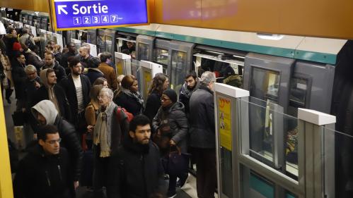 Retraites : l'UNSA-RATP, syndicat majoritaire, appelle à poursuivre la grève dans les transports parisiens