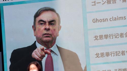 Au Japon, des internautes se photographient dans des étuis à instruments pour imiter Carlos Ghosn