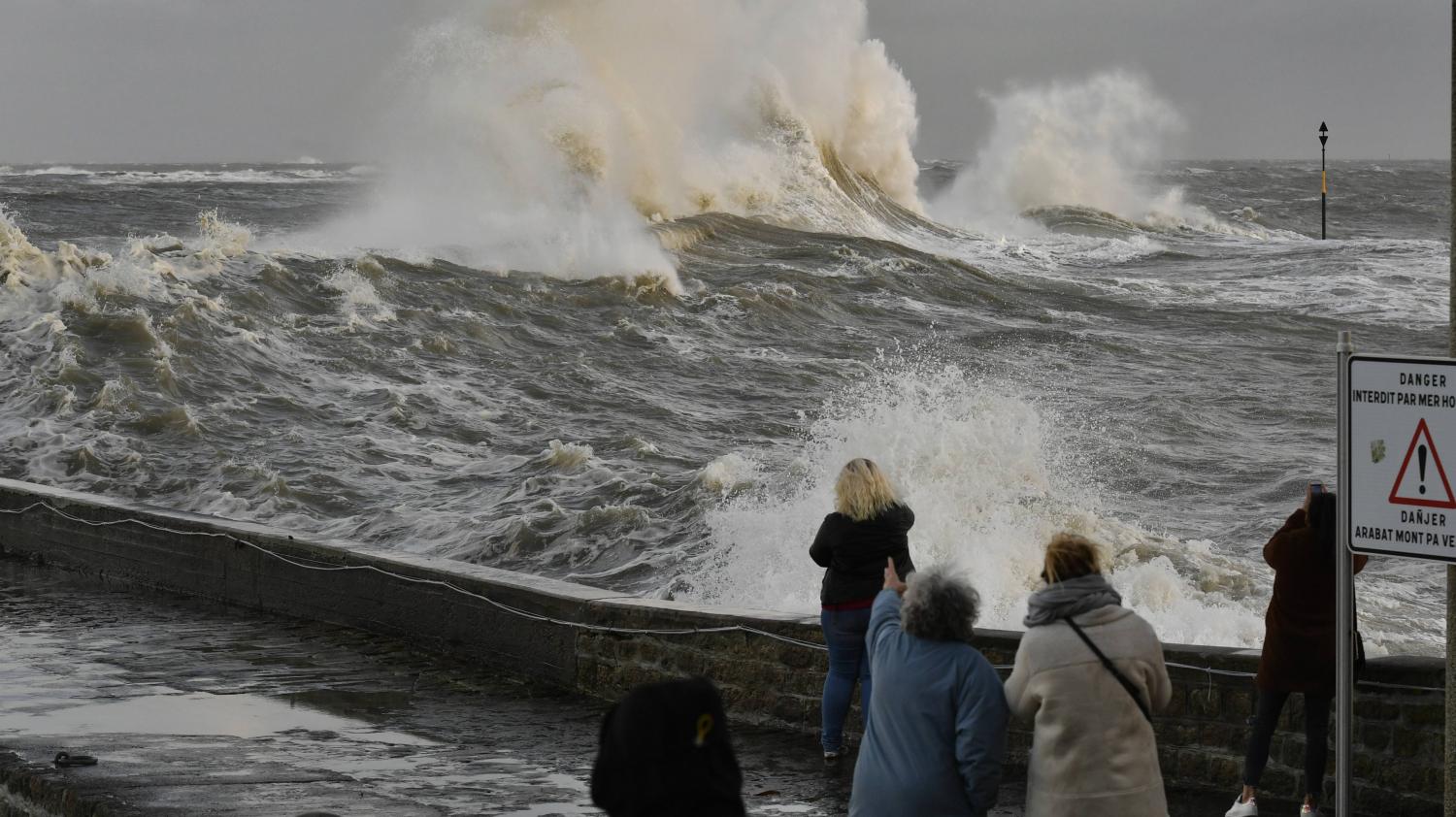 Le Finistère, le Morbihan et la Loire-Atlantique placés en ...