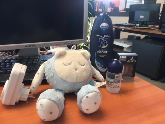 Une peluche, un déodorant ou un gel douche, utilisés par des hackers pour violer la vie privée de leurs victimes.