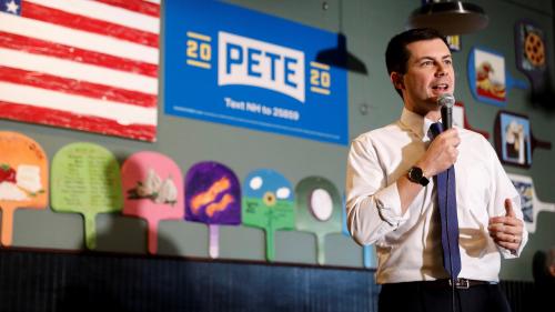 Présidentielle américaine : Pete Buttigieg en tête des caucus démocrates de l'Iowa devant Bernie Sanders, selon des résultats portant sur 62% des bureaux de vote