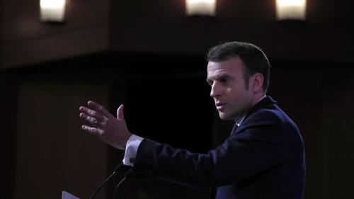 Emmanuel Macron appelle les parlementaires de la majorité à 