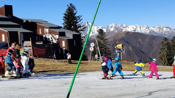 A Guzet, une piste de ski est dédiée au enfants.