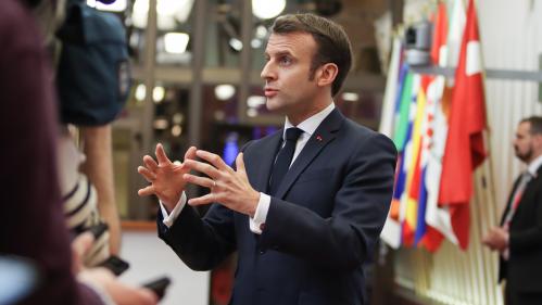 La popularité d'Emmanuel Macron et d'Edouard Philippe en baisse à trois semaines des municipales