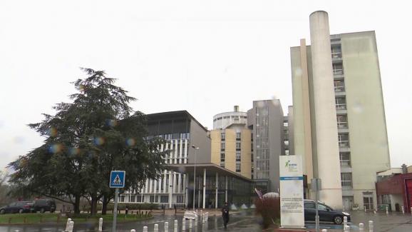 Le plan blanc a été activé à l\'hôpital de Creil (Oise) le 25 février 2020. C\'est dans cet établissement qu\'a été admis un enseignant décédé après avoir contracté le Covid-19.&nbsp;