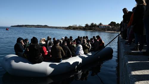 VIDEO. Des migrants attaqués en mer par des garde-côtes grecs