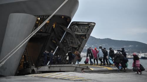 À Lesbos, un navire-hôtel pour loger temporairement les migrants arrivés en Grèce