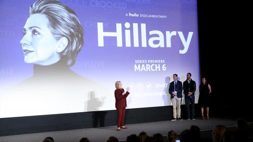 Les Clinton se confient sur l'affaire Lewinsky dans le documentaire 