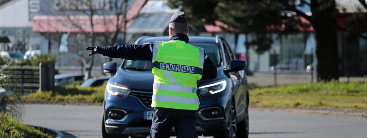 Premiers contrôles des attestations de déplacement dérogatoire, le 17 mars 2020 à Lorient (Morbihan).