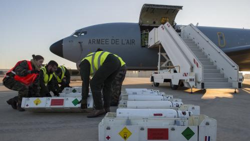 Coronavirus : un deuxième avion affrété par l'armée pour évacuer des malades de Mulhouse à Bordeaux